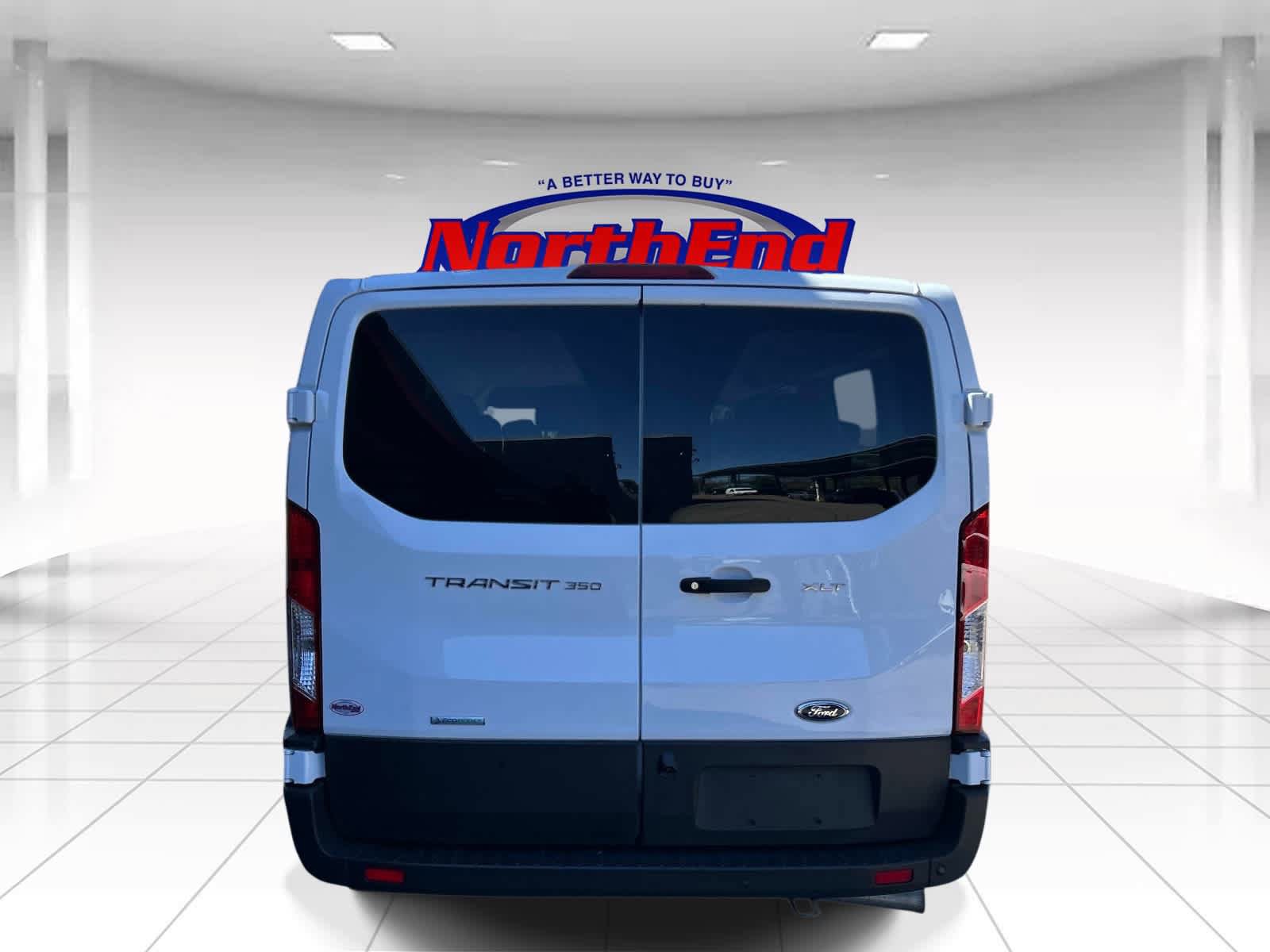 Used 2023 Ford Transit 350 XLT RWD image 4