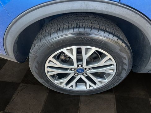 Used 2022 Ford Escape SEL image 12