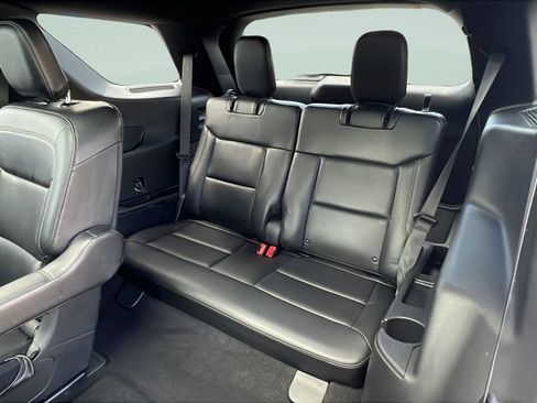 Used 2020 Ford Explorer XLT w/ Equipment Group 202A AWD/4WD image 10