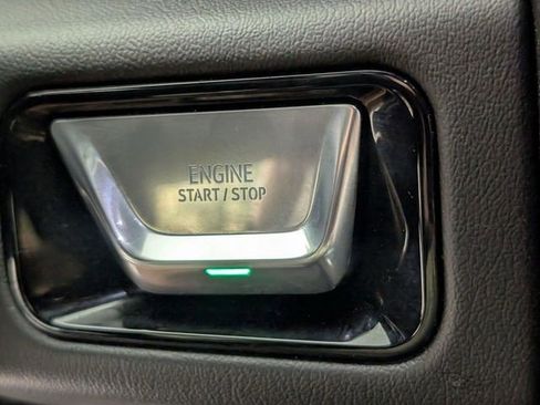 Used 2025 GMC Yukon XL Denali AWD/4WD image 25