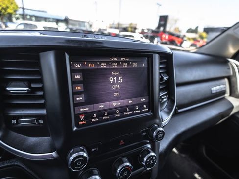 Used 2019 RAM 1500 Big Horn AWD/4WD image 14