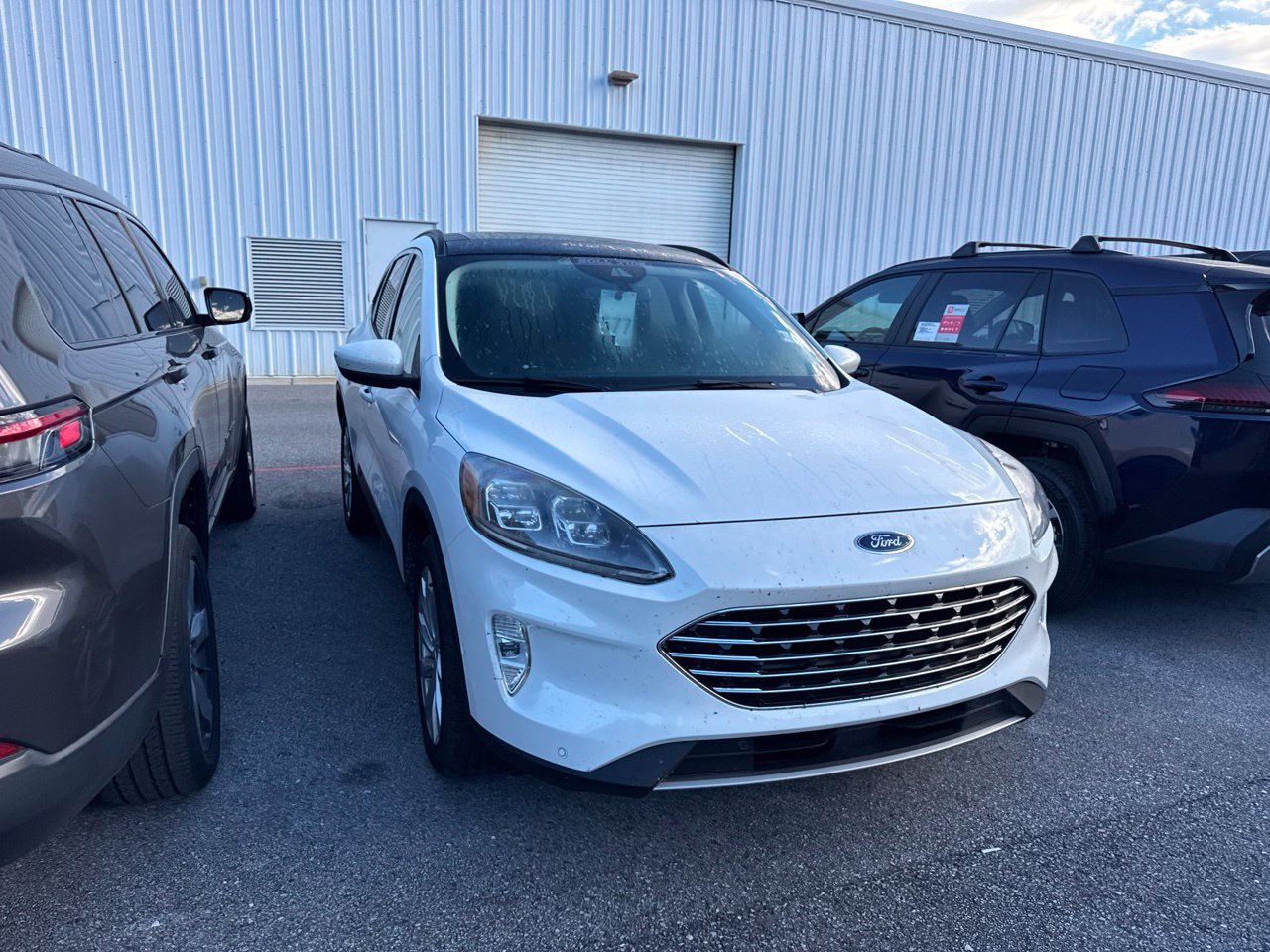 Used 2021 Ford Escape Titanium w/ Titanium Elite Package AWD/4WD image 3