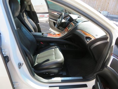Used 2013 Lincoln MKZ Reserve image 28