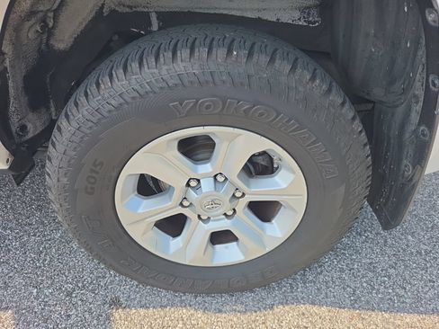 Used 2015 Toyota 4Runner SR5 RWD image 6