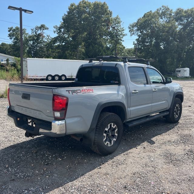 Used 2019 Toyota Tacoma TRD Off-Road AWD/4WD image 8