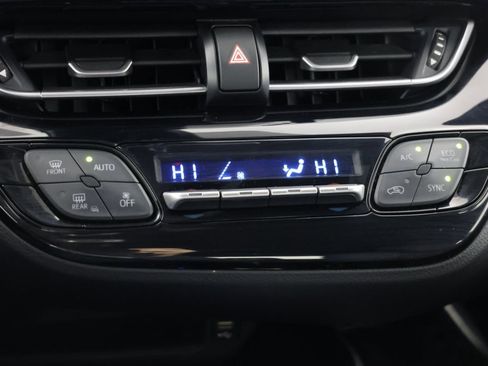 Used 2021 Toyota C-HR XLE image 26