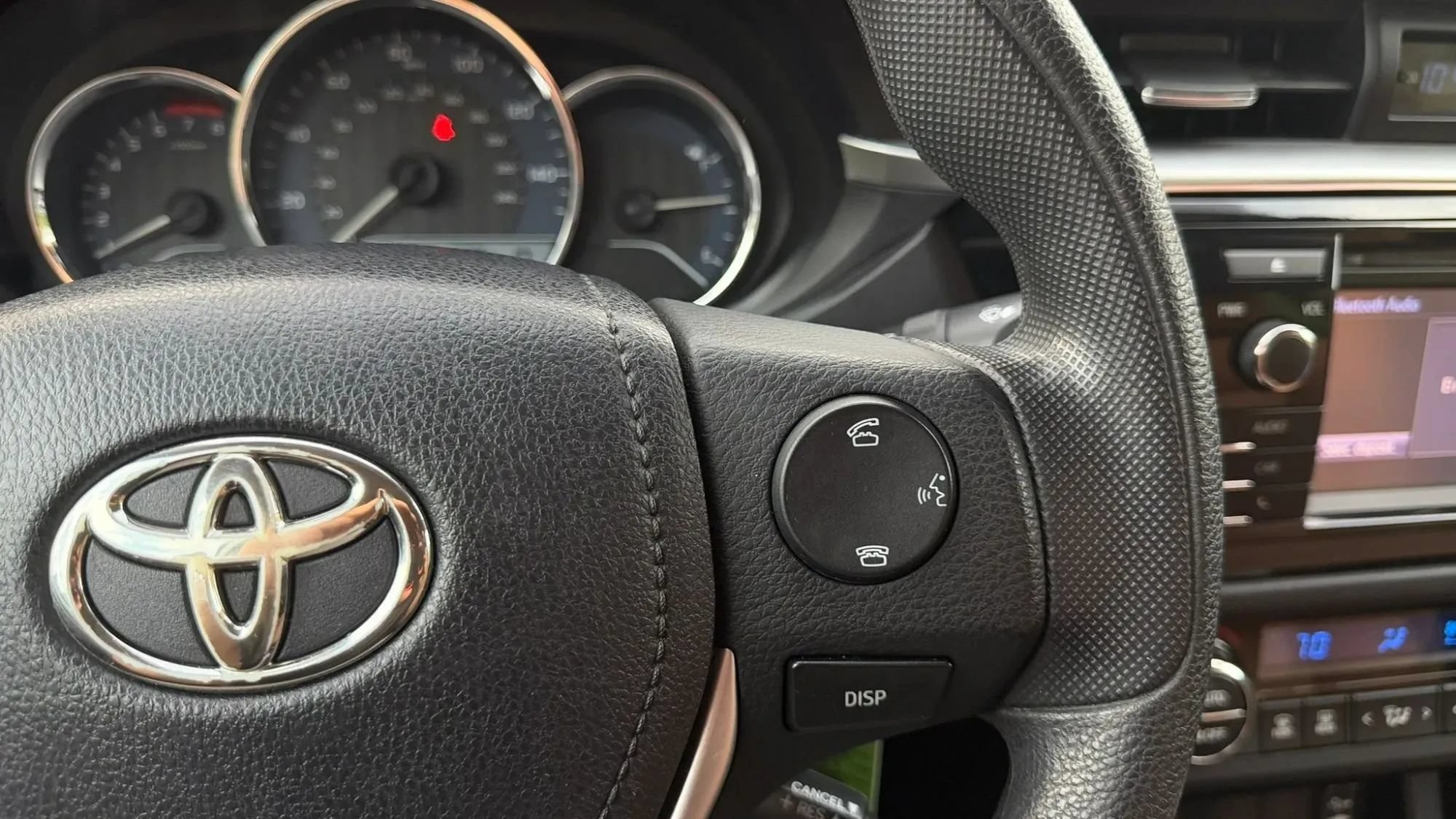 Used 2015 Toyota Corolla LE FWD image 23