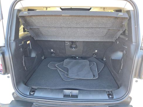 Certified 2020 Jeep Renegade Latitude image 19