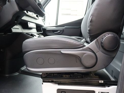 New 2026 Mercedes-Benz C 300 4MATIC Sedan image 41