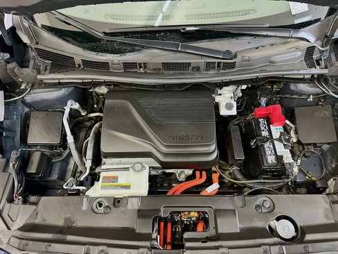 Used 2024 Nissan Leaf S image 33