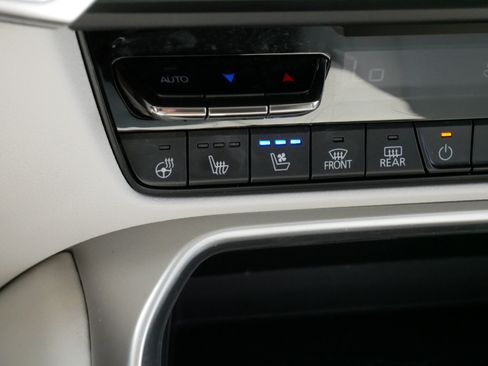 Used 2024 MAZDA CX-90 Plug-In Hybrid w/ Premium Plus AWD/4WD image 32
