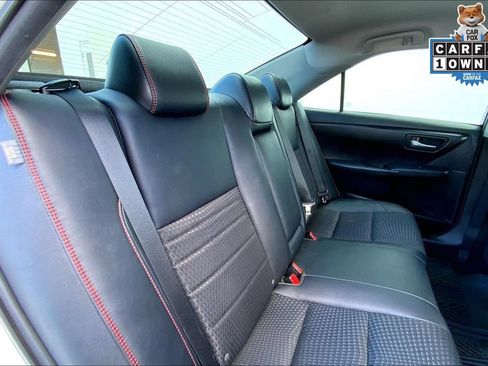 Used 2015 Toyota Camry SE FWD image 25