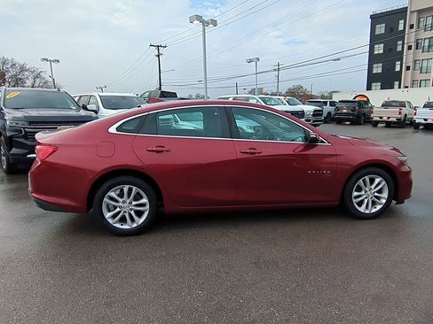 Used 2018 Chevrolet Malibu LT image 9