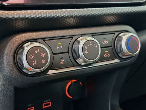 Used 2023 Nissan Kicks SV image 17