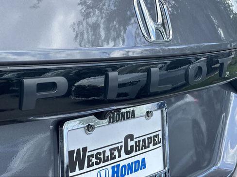 Used 2025 Honda Pilot EX-L image 11