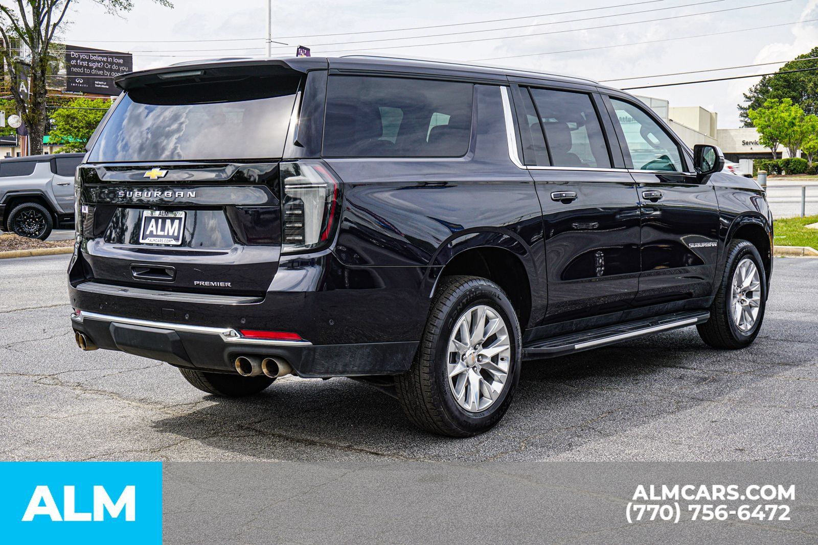 Used 2025 Chevrolet Suburban Premier AWD/4WD image 6