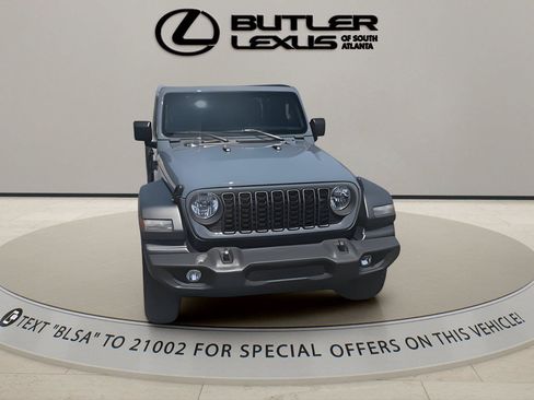 Used 2024 Jeep Wrangler Unlimited Sport AWD/4WD image 3
