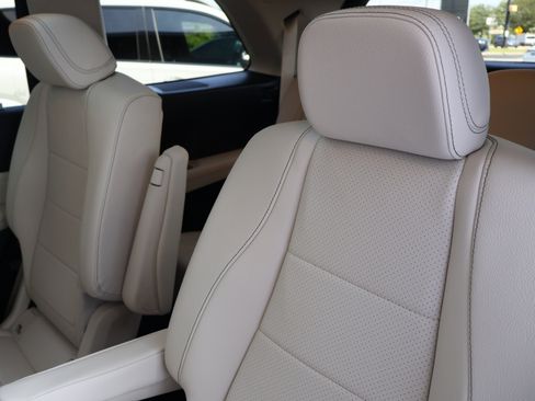 Certified 2025 Mercedes-Benz GLS 450 4MATIC image 18