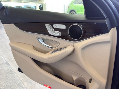 Used 2019 Mercedes-Benz C 300 Sedan image 22