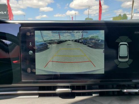 Certified 2024 Kia Carnival EX FWD image 28
