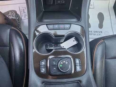 Used 2023 GMC Acadia AT4 w/ Technology Package AWD/4WD image 21