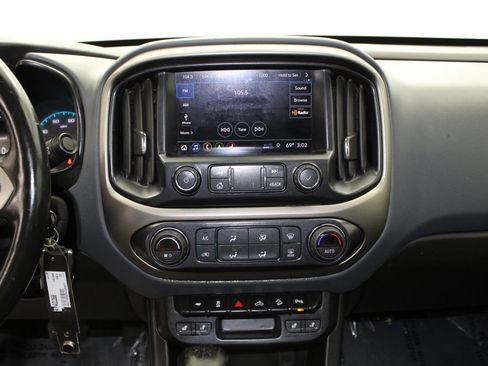 Used 2022 Chevrolet Colorado Z71 AWD/4WD image 23