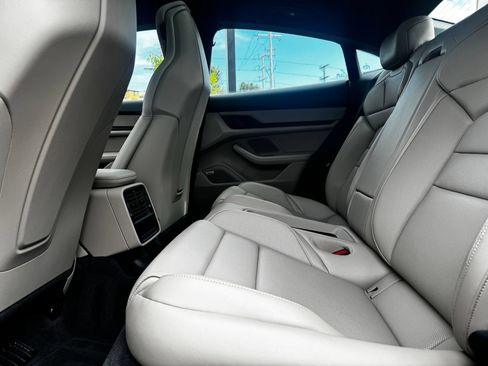 Certified 2022 Porsche Taycan 4S AWD/4WD image 34
