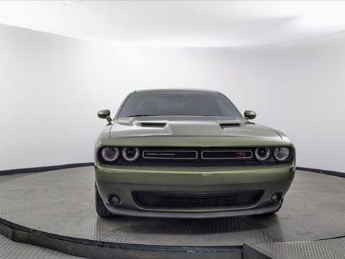Used 2018 Dodge Challenger R/T w/ Performance Handling Group RWD image 12