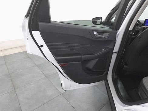 Used 2021 Ford Escape SE image 21