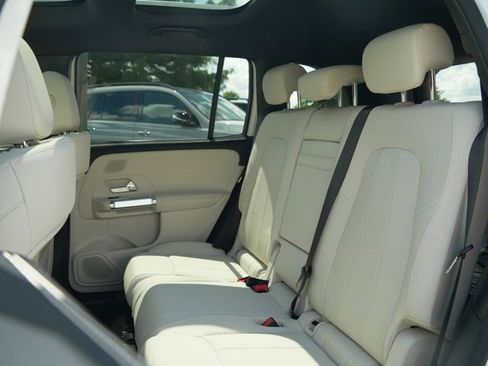 Certified 2026 Mercedes-Benz GLB 250 4MATIC image 40