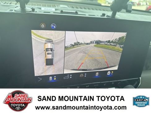 Used 2024 Chevrolet Colorado ZR2 w/ ZR2 Convenience Package III image 26