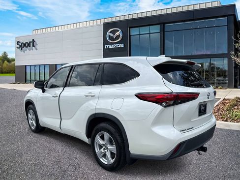 Used 2020 Toyota Highlander L AWD/4WD image 5