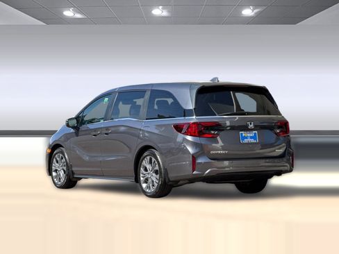 Certified 2025 Honda Odyssey Touring image 3