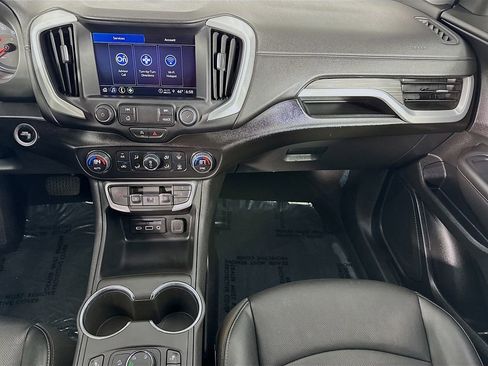 Used 2023 GMC Terrain SLT image 28