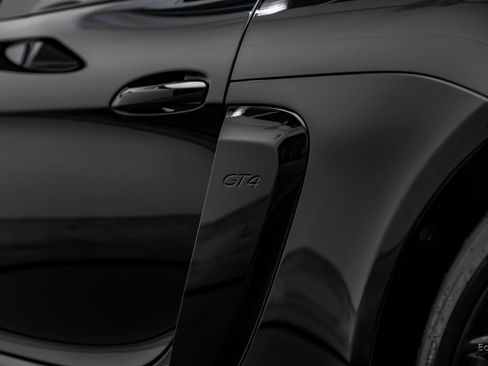 Used 2021 Porsche 718 Cayman GT4 RWD image 38