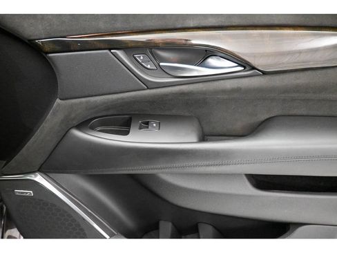 Used 2017 Cadillac Escalade Platinum AWD/4WD image 19