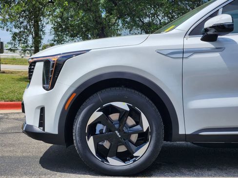 New 2026 Kia Sorento EX FWD image 8