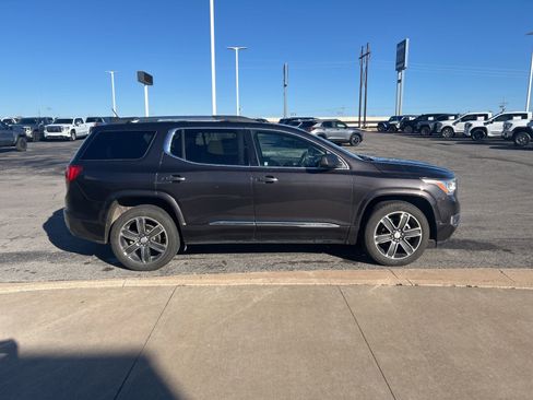 Used 2017 GMC Acadia Denali image 4