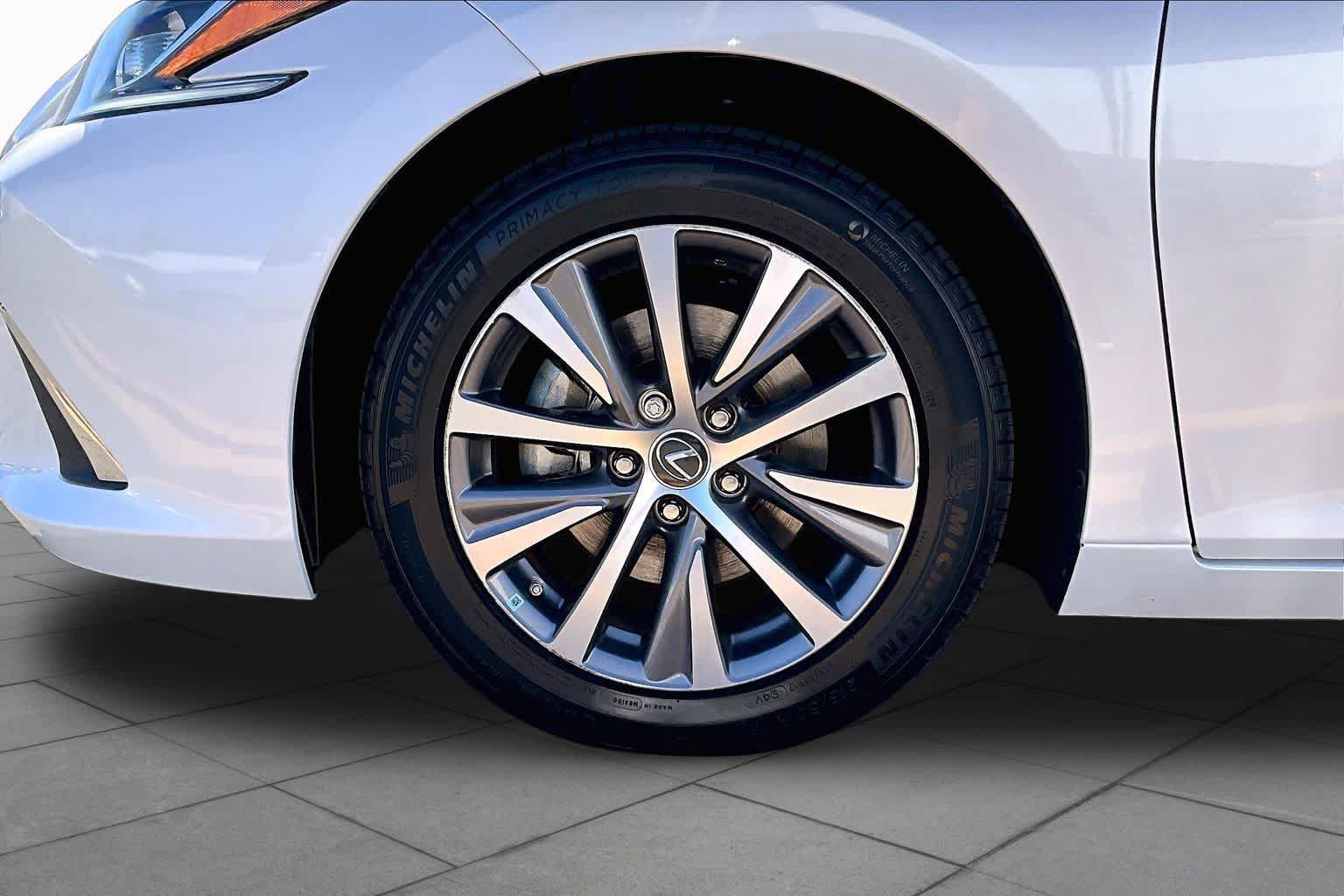 Used 2021 Lexus ES 350 w/ Accessory Package FWD image 11