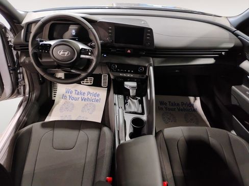 Used 2025 Hyundai Elantra Sport image 19