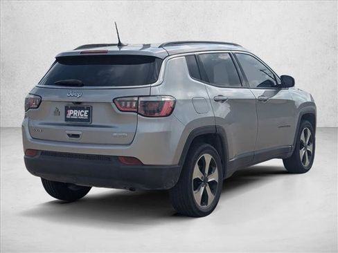 Used 2017 Jeep Compass Latitude w/ Popular Equipment Group AWD/4WD image 5