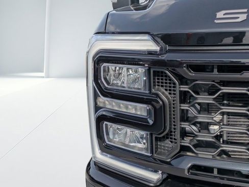 Used 2025 Ford F250 Lariat w/ Lariat Ultimate Package image 8