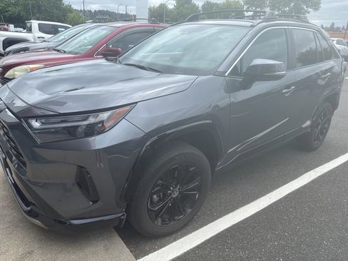 Used 2022 Toyota RAV4 SE w/ Convenience Package AWD/4WD image 1