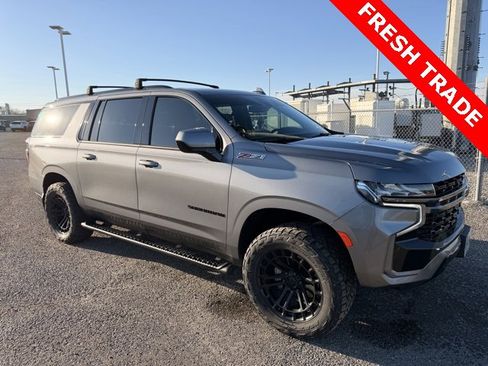 Used 2021 Chevrolet Suburban Z71 image 2