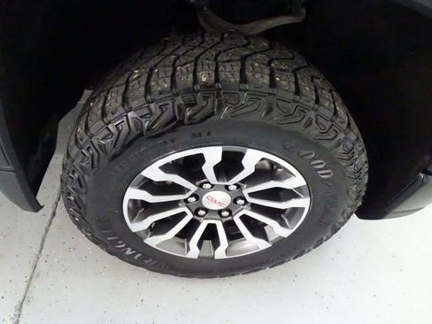 Certified 2023 GMC Sierra 1500 AT4 w/ AT4 Preferred Package AWD/4WD image 32