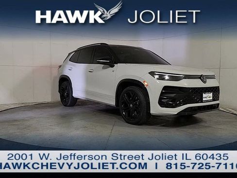 Used 2025 Volkswagen Tiguan SE R-Line AWD/4WD image 9