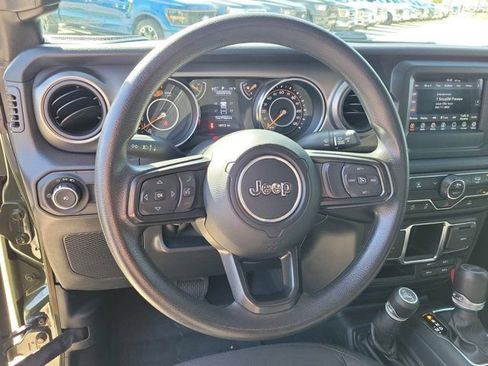 Used 2022 Jeep Wrangler Sport AWD/4WD image 15