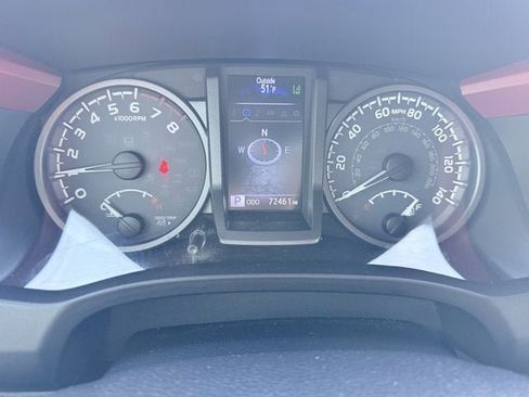 Used 2018 Toyota Tacoma TRD Sport w/ Technology Package AWD/4WD image 11