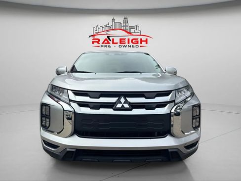 Used 2022 Mitsubishi Outlander Sport SE image 3