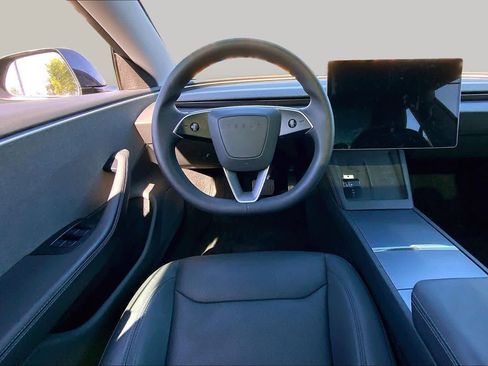 Used 2024 Tesla Model 3 Standard Range RWD image 5